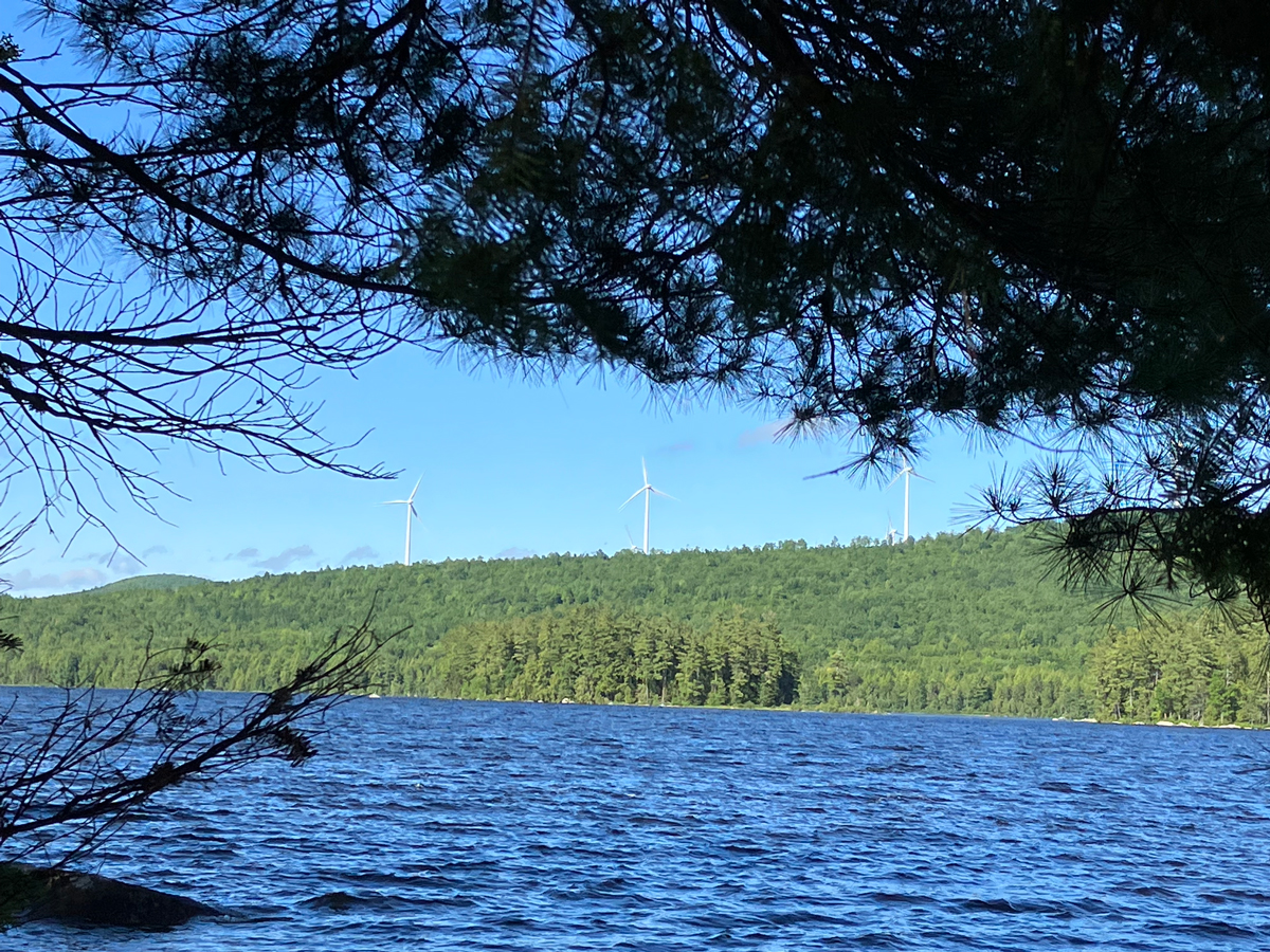 kvekasi-lakephoto-1200px.jpg