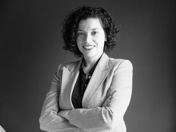 Headshot of Oya Dursun-Ozkanca