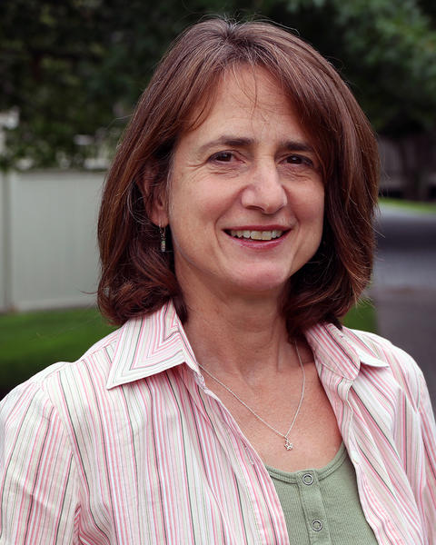 Michelle Nicholasen headshot.